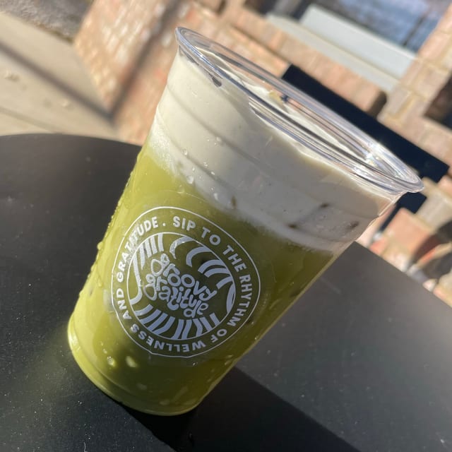 Pistachio Cream Matcha Latte (Iced).